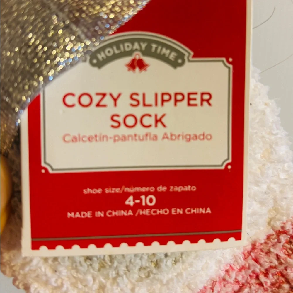 “Cozy Holiday Slipper Socks – NWT – Size 4–10”